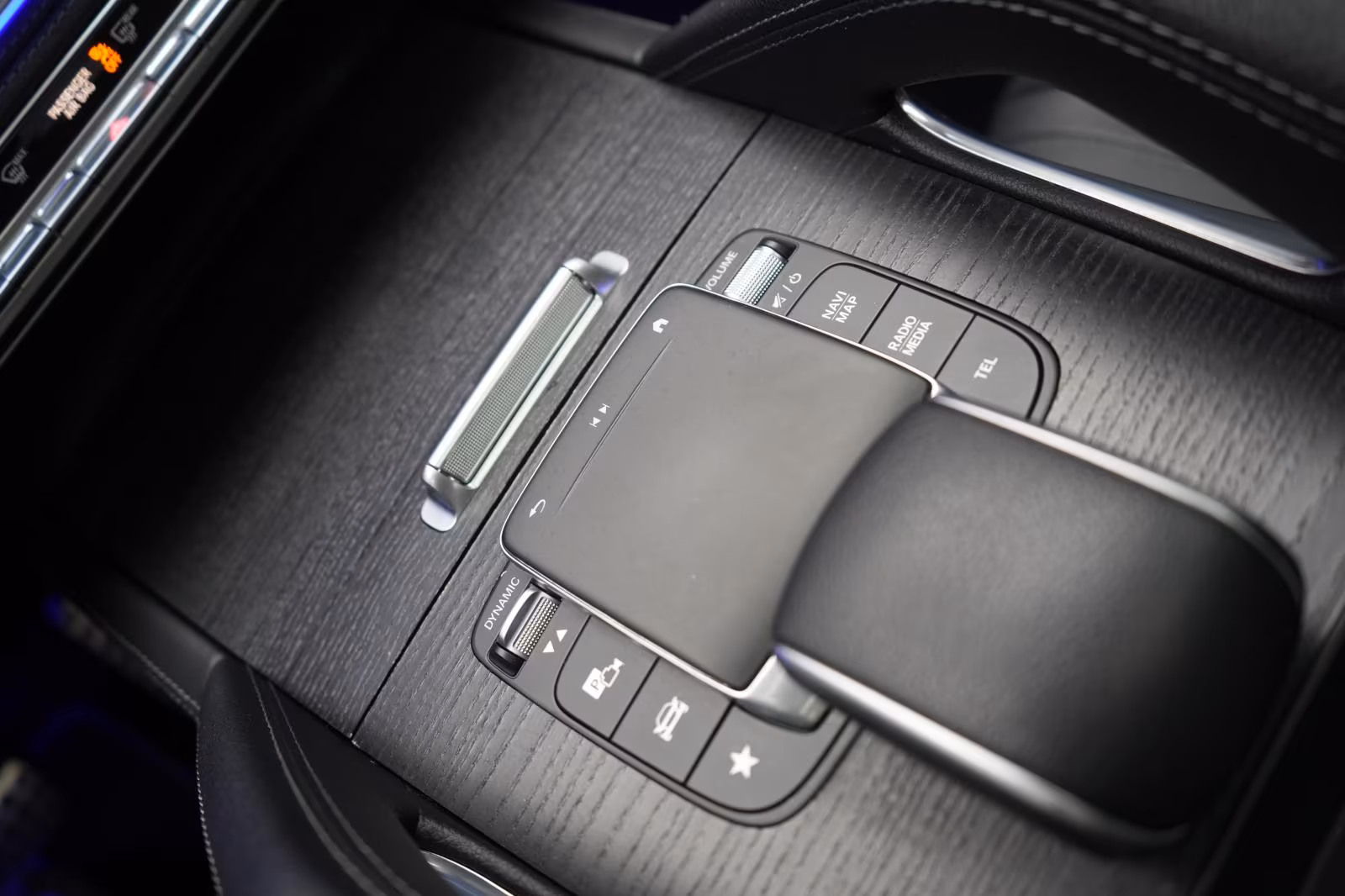 (B-460) Mercedes-Benz(Hybrid) GLE 350 de 4Matic 9G-Tronic AMG Distronic/HUD/Ka - Image 23