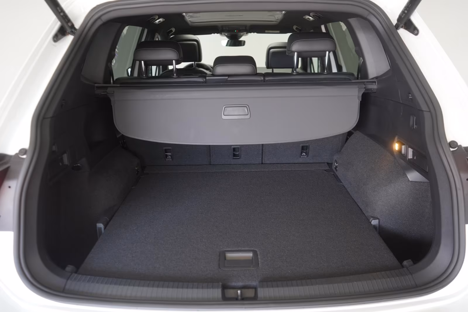 (B-063) Volkswagen Tiguan Allspace 2.0 TDI 4Motion DSG R-Line ACC/V - Image 27