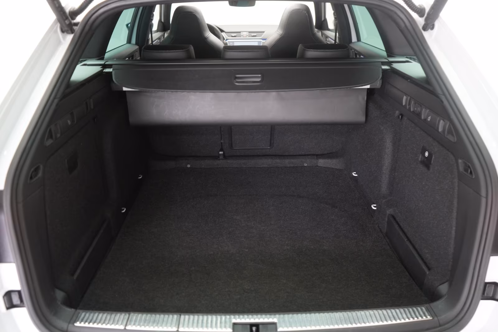 (B-357) Skoda Superb 2.0 TDI Sportline ACC/Kamera/Virtual/Pano - Image 25