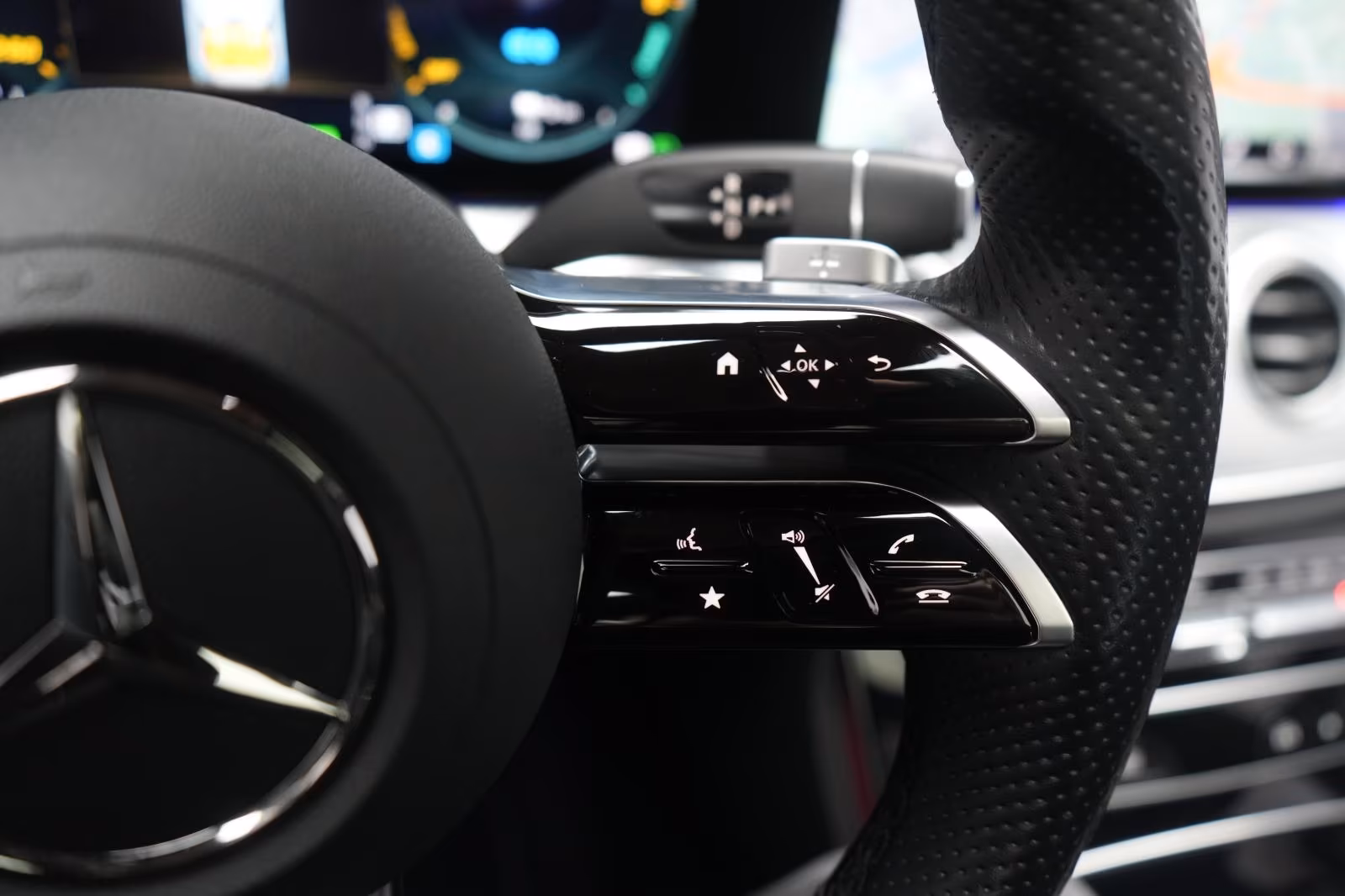(B-468) Mercedes-Benz(Hybrid) E 300 de T 9G-Tronic AMG Distronic/Kamera/Pan - Image 17