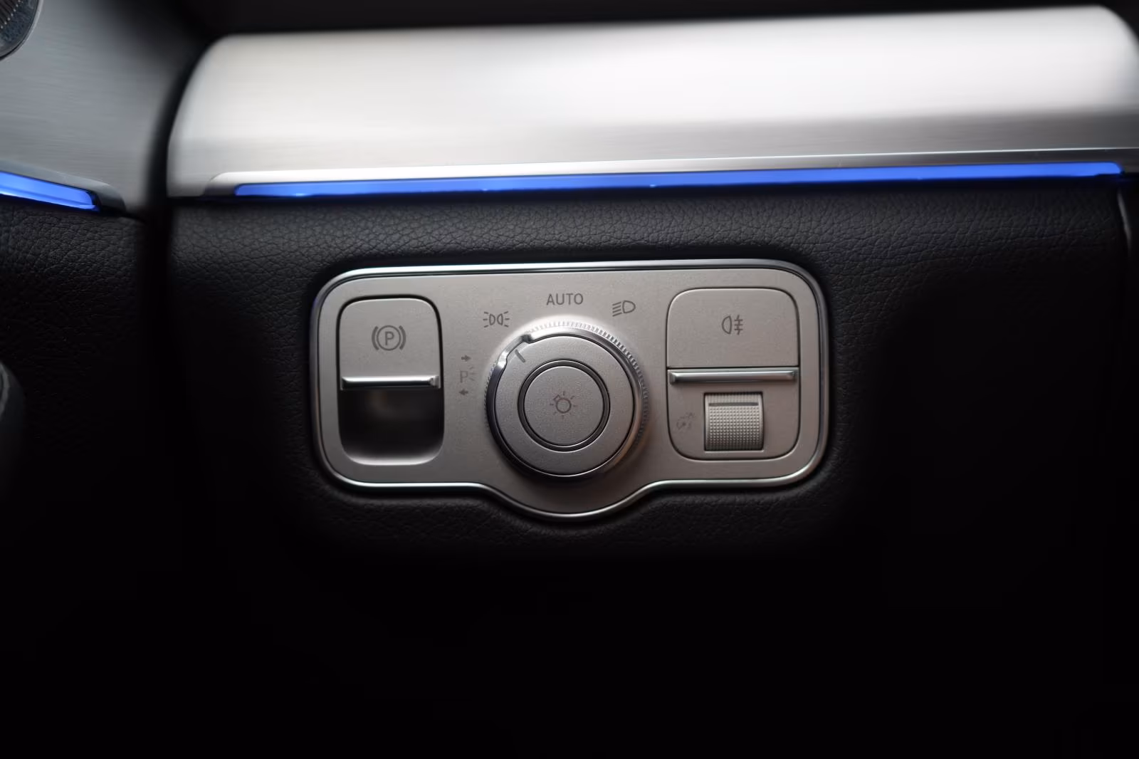(B-563) Mercedes-Benz(Hybrid) GLE 350 e 4Matic 9G-Tronic AMG Line AHK/Burm - Image 19