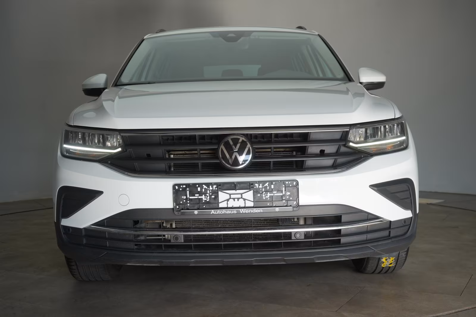 (B-040) Volkswagen Tiguan 1.5 TSI DSG ACC/Kamera/Lane/AHK/ - Image 2
