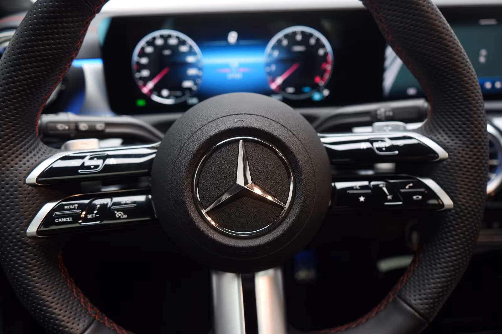 (B-531) Mercedes-Benz CLA 200 Shooting Brake 7G-DCT AMG Distronic/ - Image 19