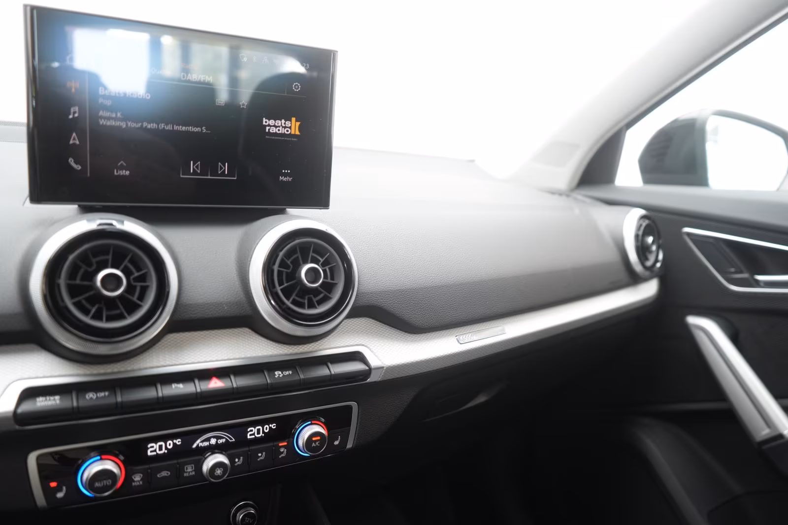 (B-430) Audi Q2 35 TFSI S tronic S line ACC/Kamera/Matrix/Lan - Image 21