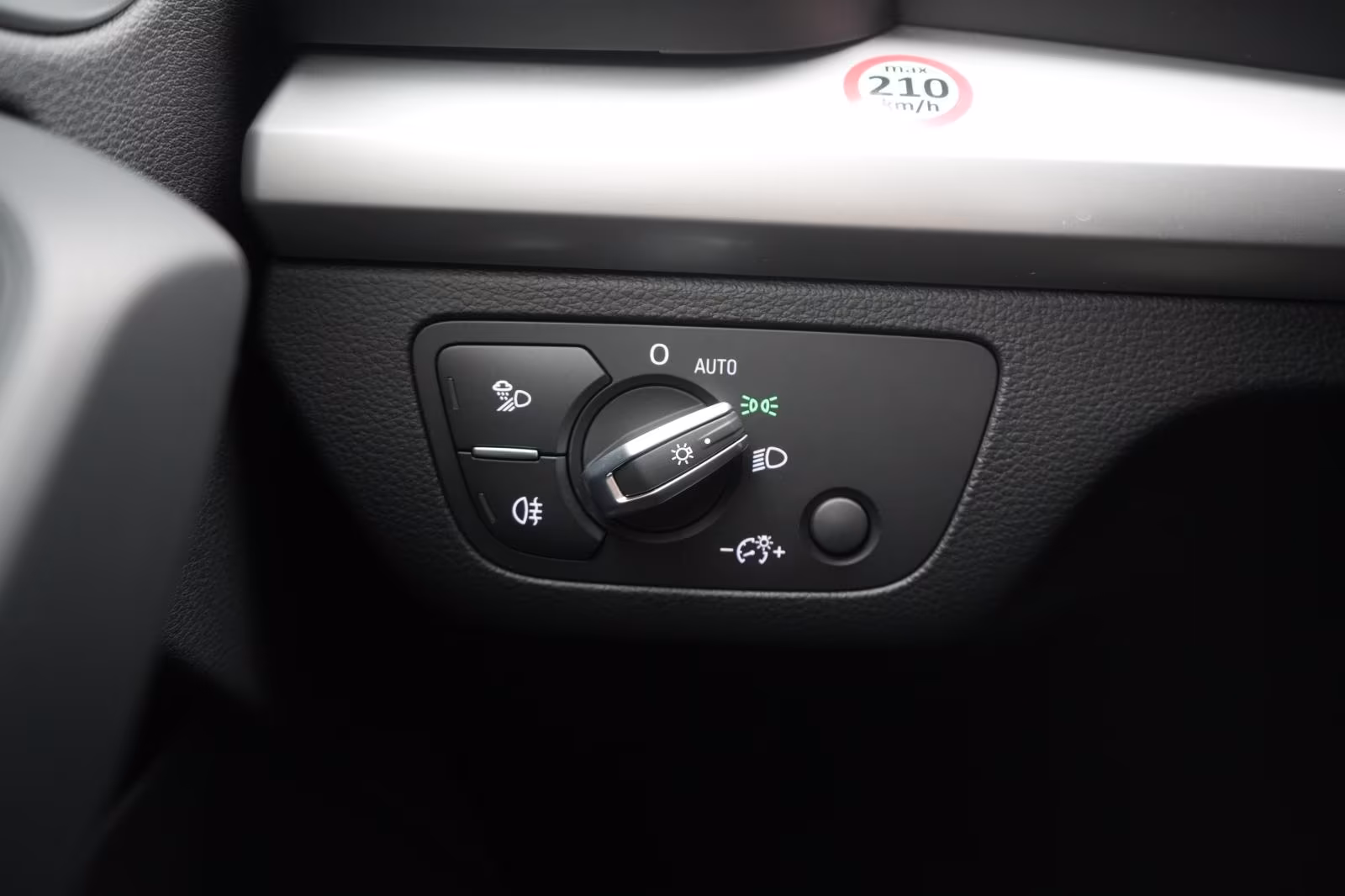 (B-414) Audi Q5 40 TDI quattro S tronic Navi/LED/Virtual/PDC - Image 22