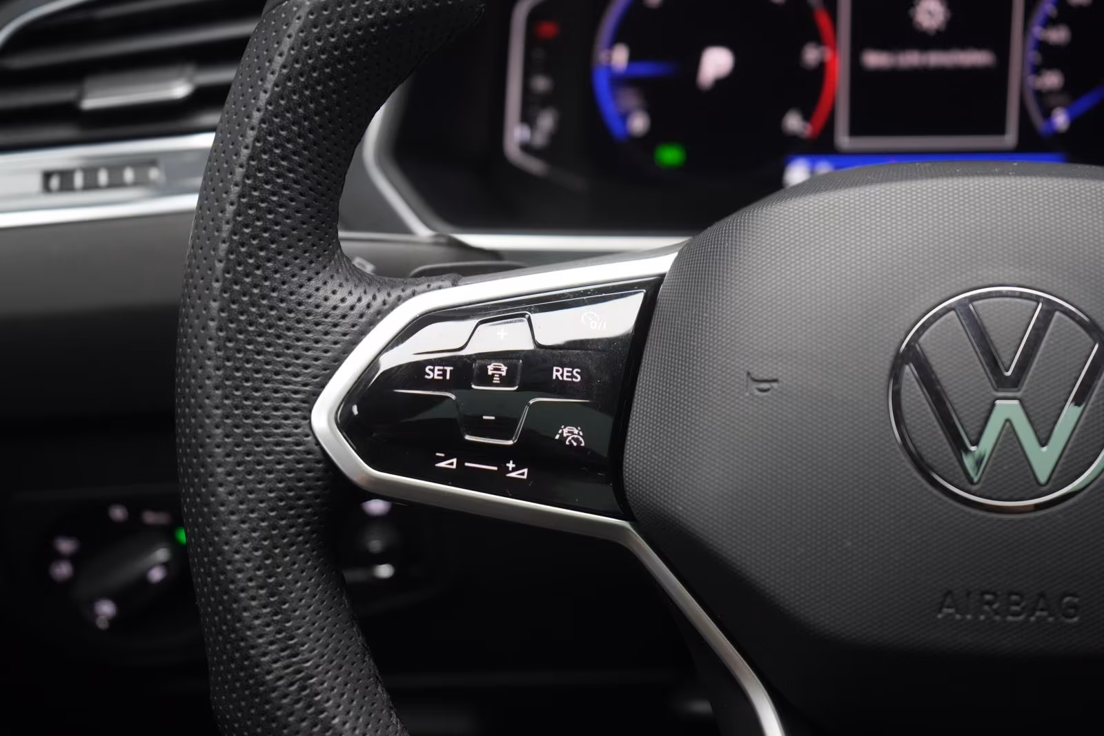 (B-314) Volkswagen Tiguan Allspace 2.0 TDI 4Motion DSG R line Navi/ - Image 22