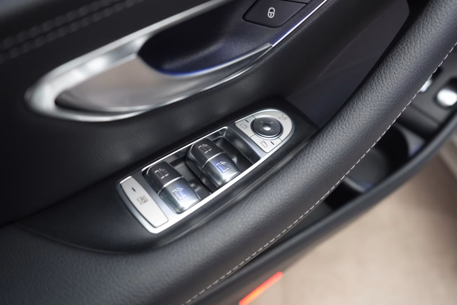 (B-093) Mercedes-Benz(Hybrid) E 300 e 9G-Tronic AMG Line - Image 23