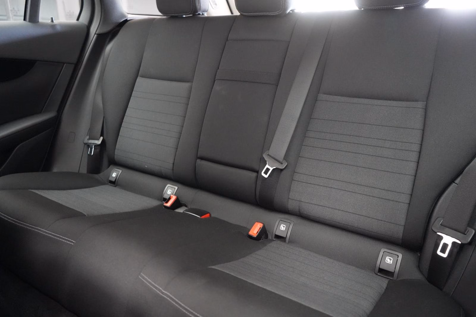(B-582) Mercedes-Benz GLC 220 d 4Matic 9G-TRONIC Temp/Kamera/HU - Image 12