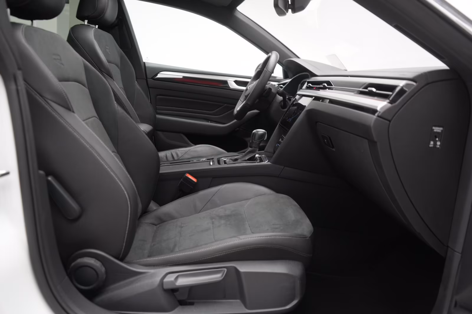 (B-066) Volkswagen Arteon Shooting Brake 2.0 TDI DSG R-Line ACC/Kam - Image 9