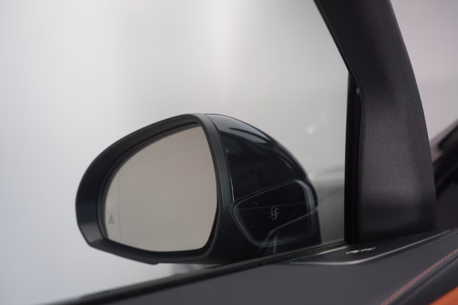 (B-232) Mercedes-Benz(Hybrid) GLC 300 e 4Matic 9G-Tronic AMG Leder/Distronic/ - Image 24