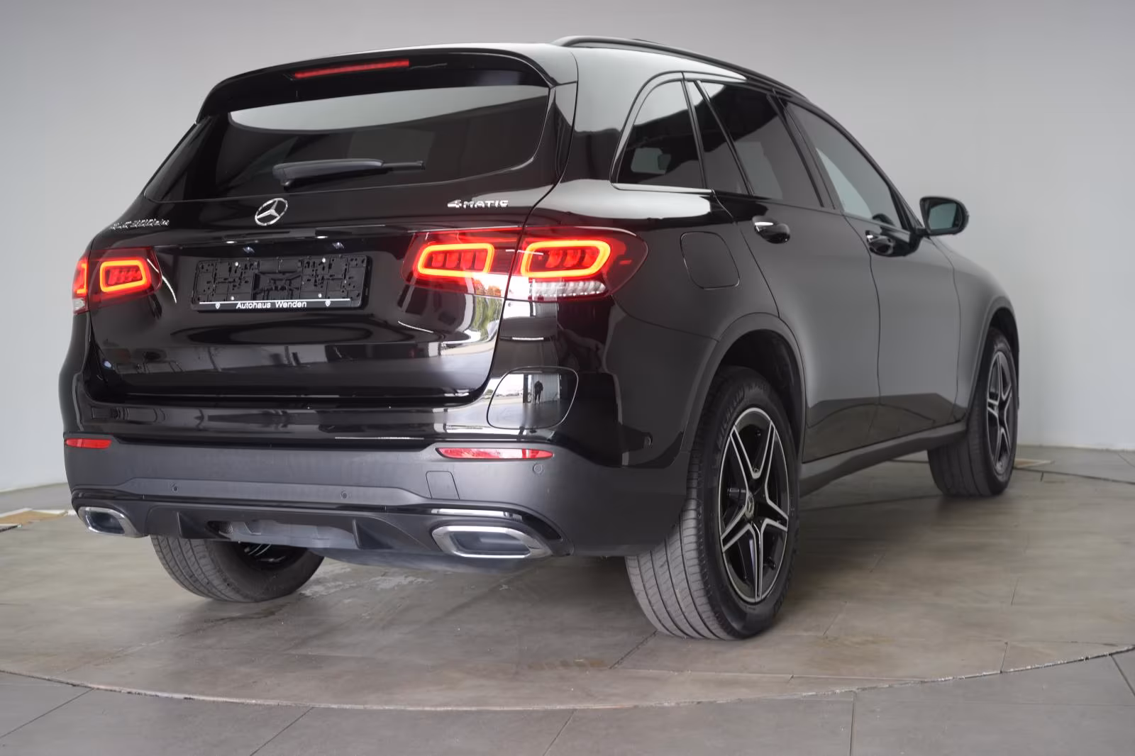 (B-297) Mercedes-Benz(Hybrid) GLC 300 de 4Matic AMG Distronic/kamera/Pano/ - Image 5