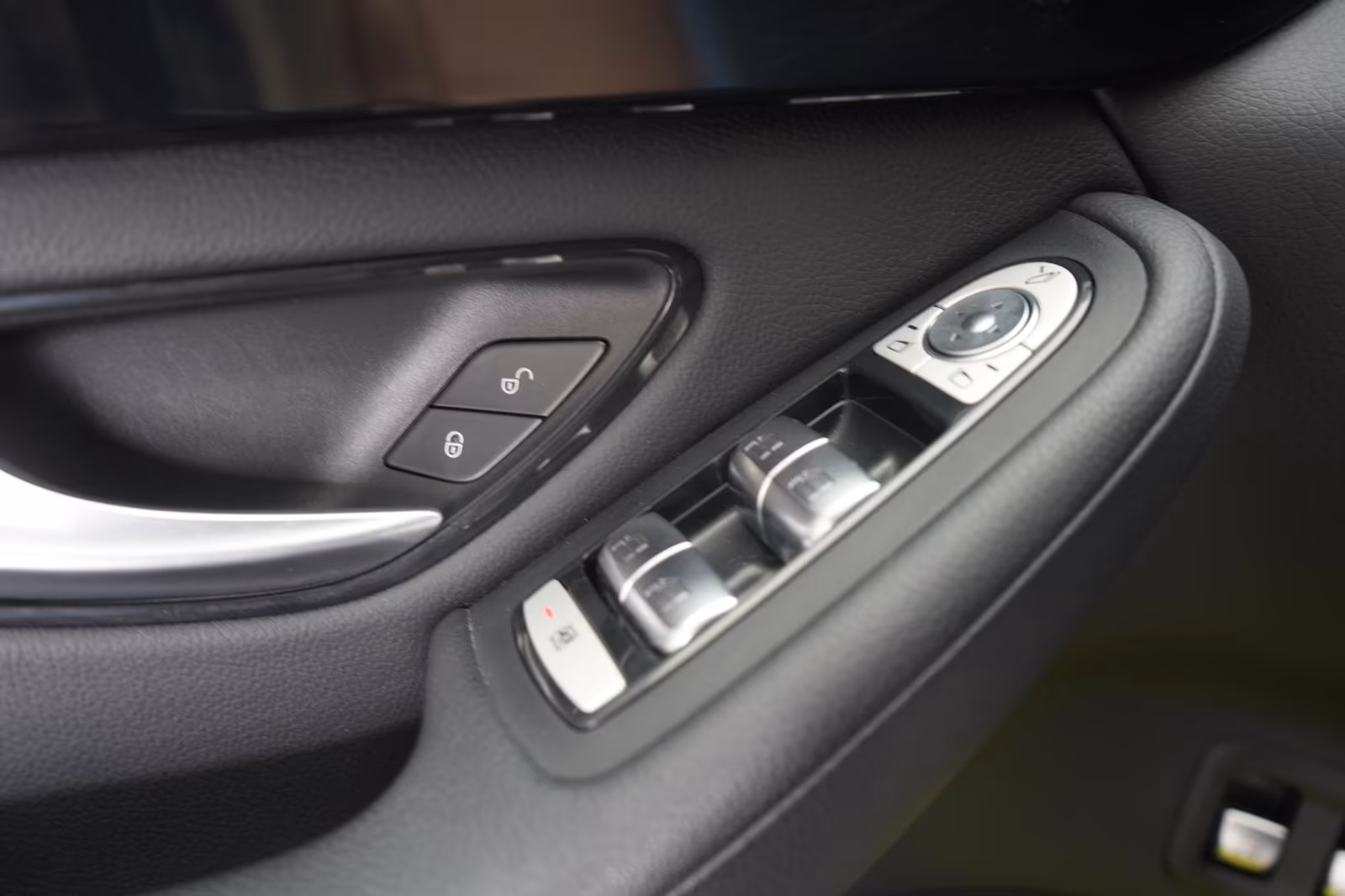 (B-144) Mercedes-Benz(Hybrid) GLC 300 e 4Matic 9G-Tronic AHK/Kamera/HUD/ - Image 21