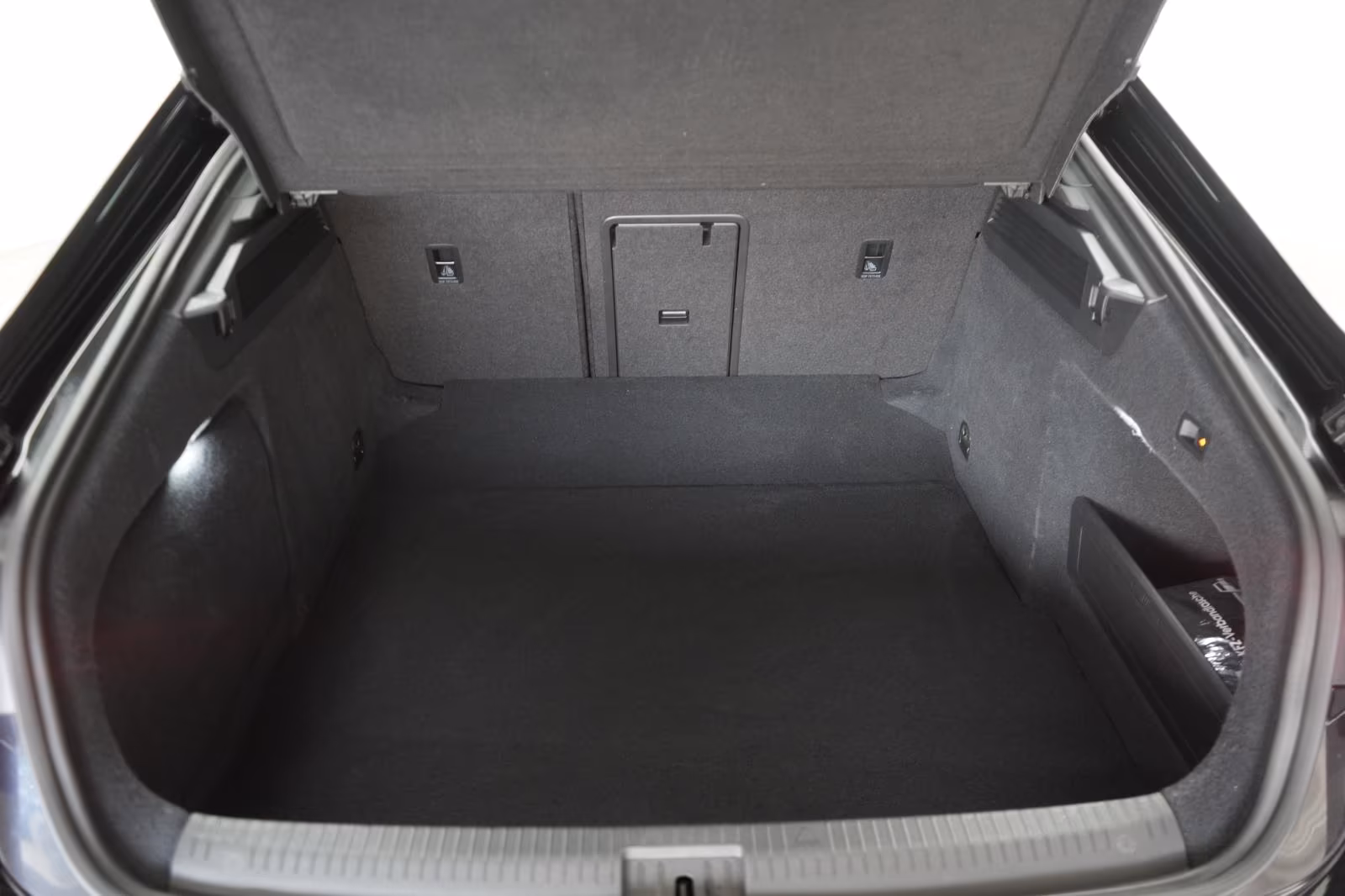 (B-546) Volkswagen Arteon 2.0 TDI 4Motion DSG R line Navi/Lede - Image 26