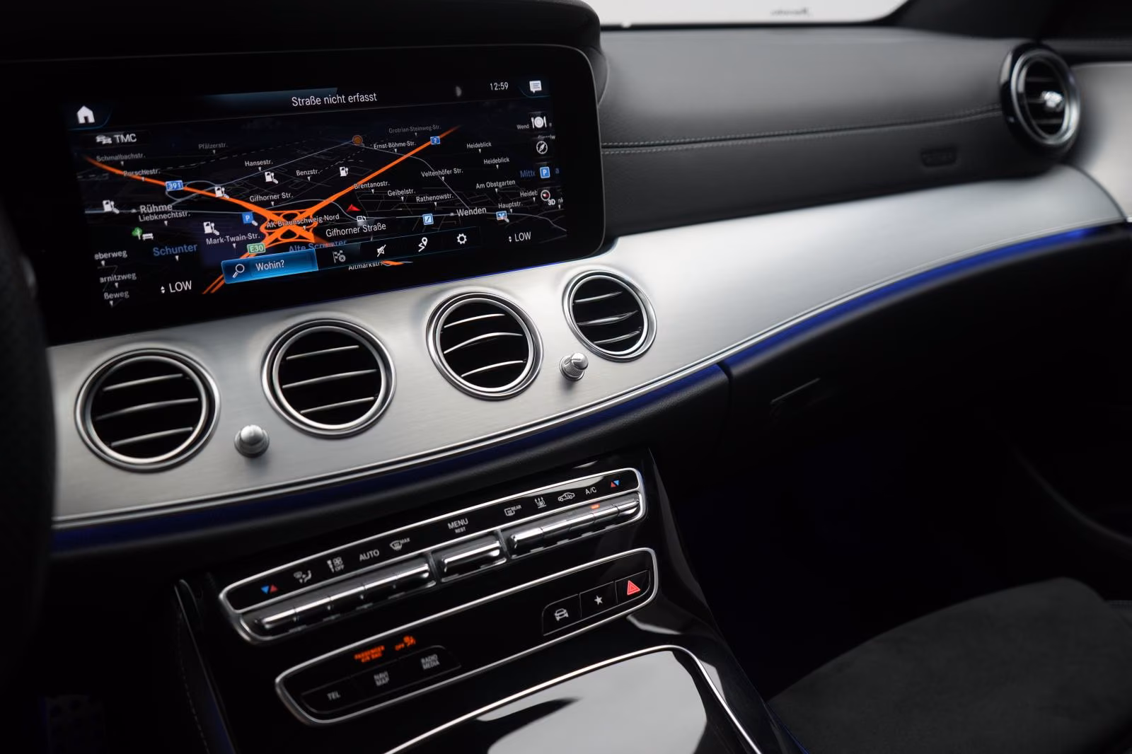 (B-330) Mercedes-Benz(Hybrid) E 300 de 4Matic T 9G-Tronic AMG Kamera/AHK/Wide - Image 19