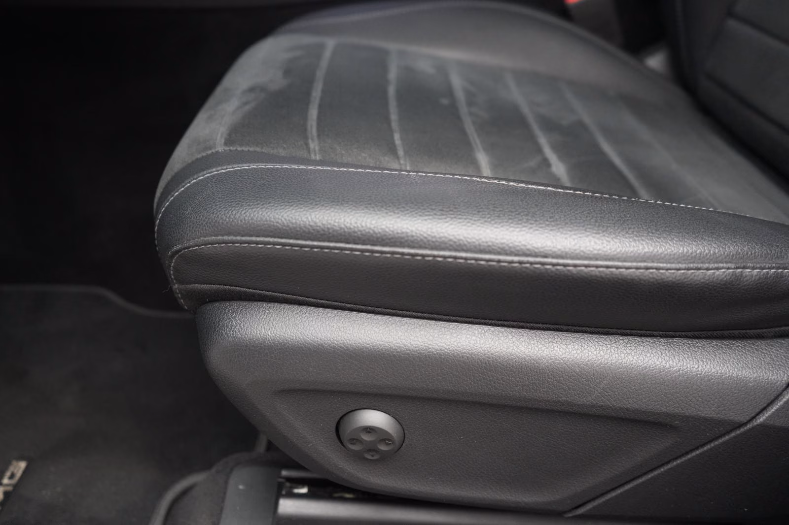 (B-410) Mercedes-Benz GLE 350 d 4Matic 9G-T AMG Line - Image 22