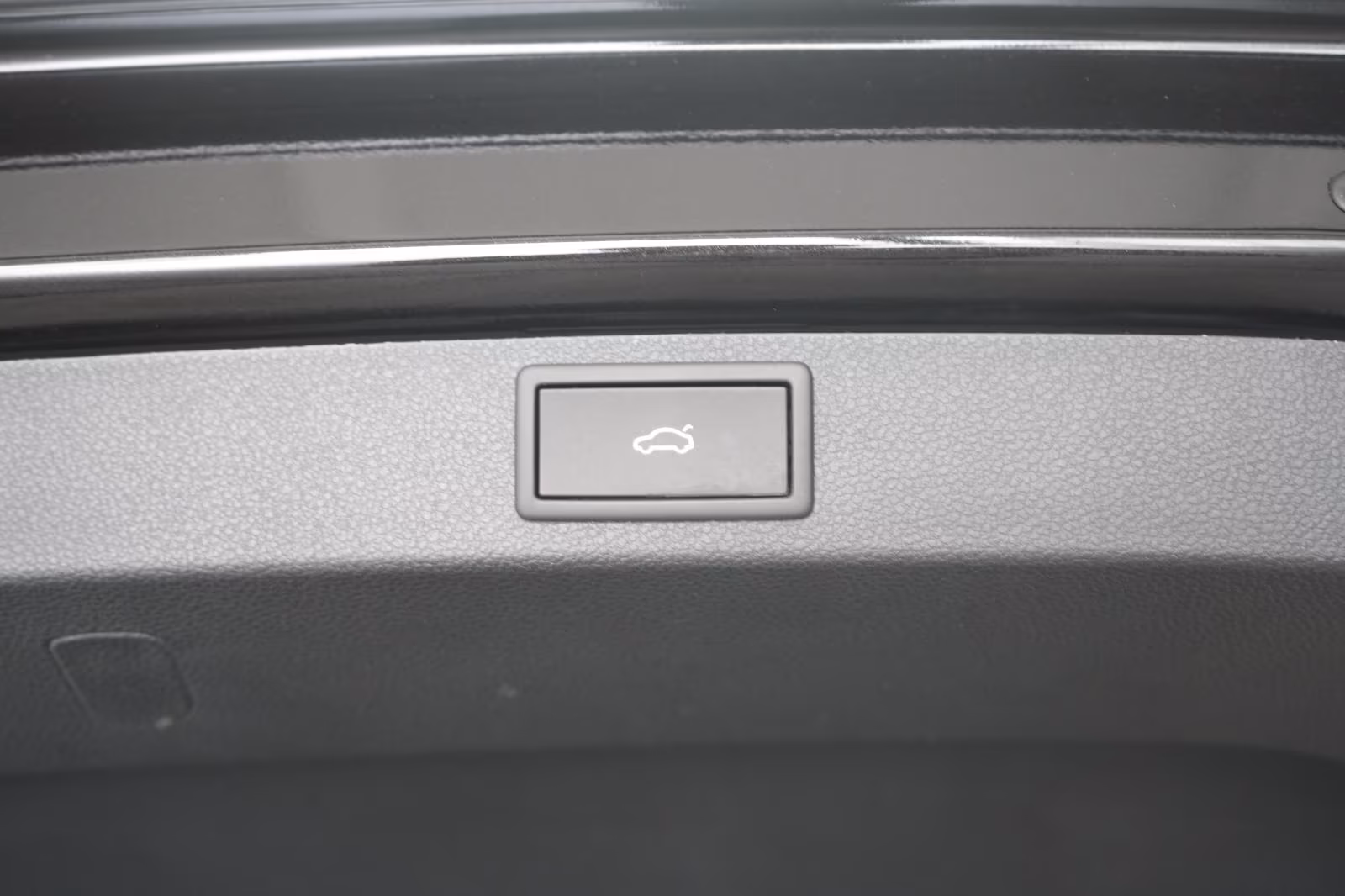 (B-614) Skoda Karoq 2.0 TDI Sportline ACC/Virtual/Pano/Kamera/ - Image 29