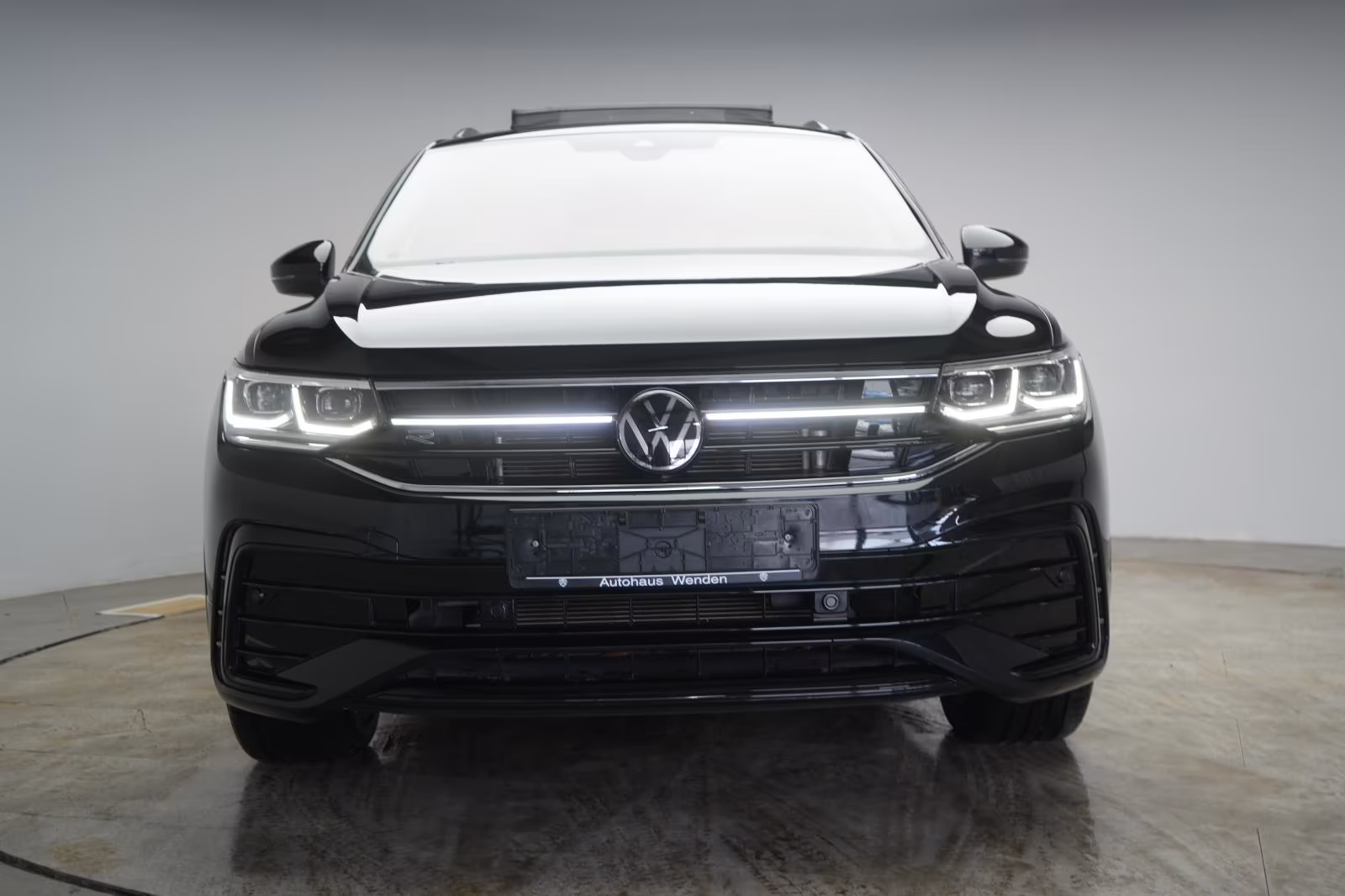 (B-134) Volkswagen Tiguan Allspace 2.0 TDI 4Motion DSG R line Navi/ - Image 2