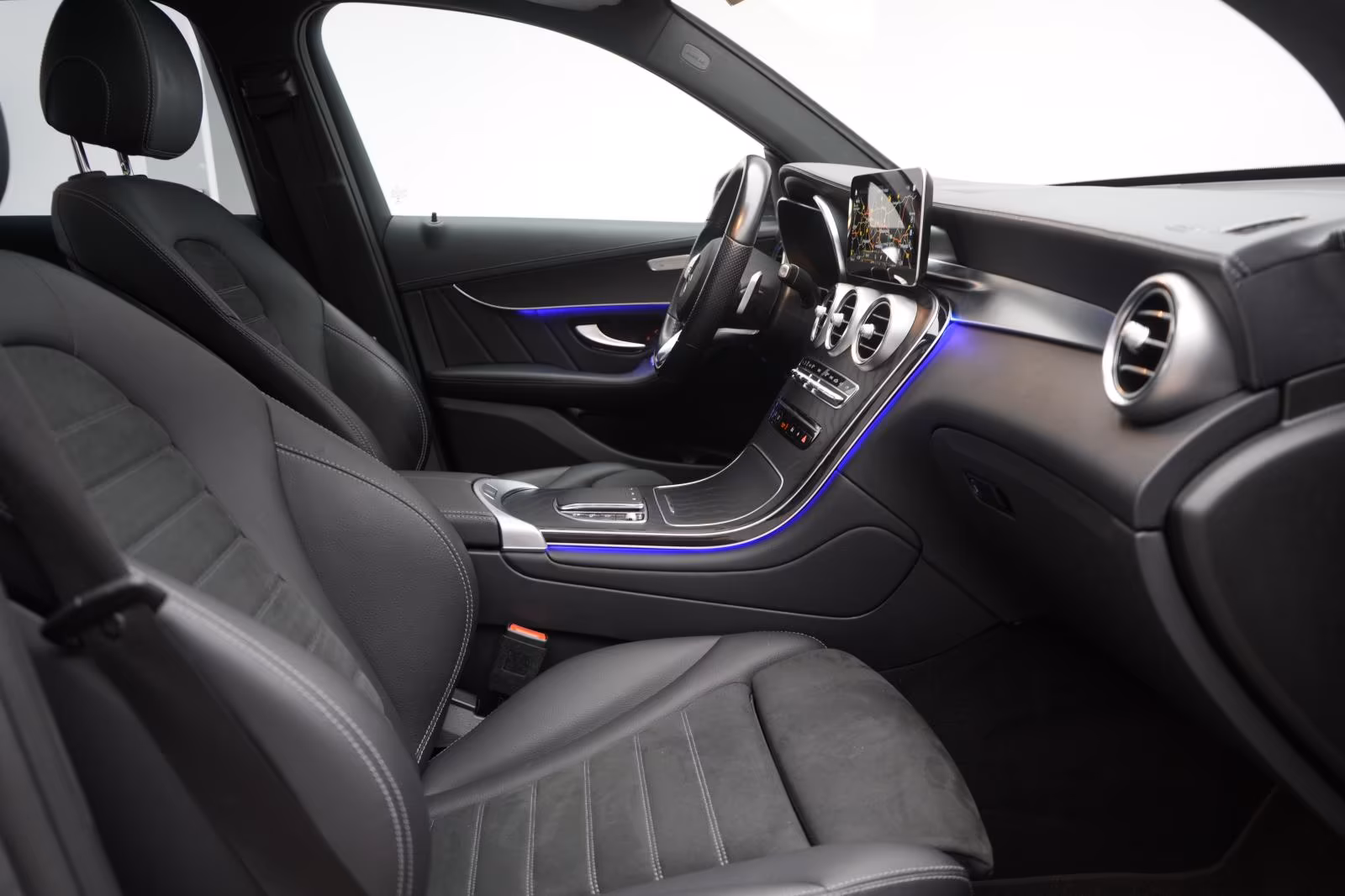 (B-284) Mercedes-Benz GLC 300 4Matic AMG Temp/Kamera/Virtual/Pano/AHK/ - Image 9