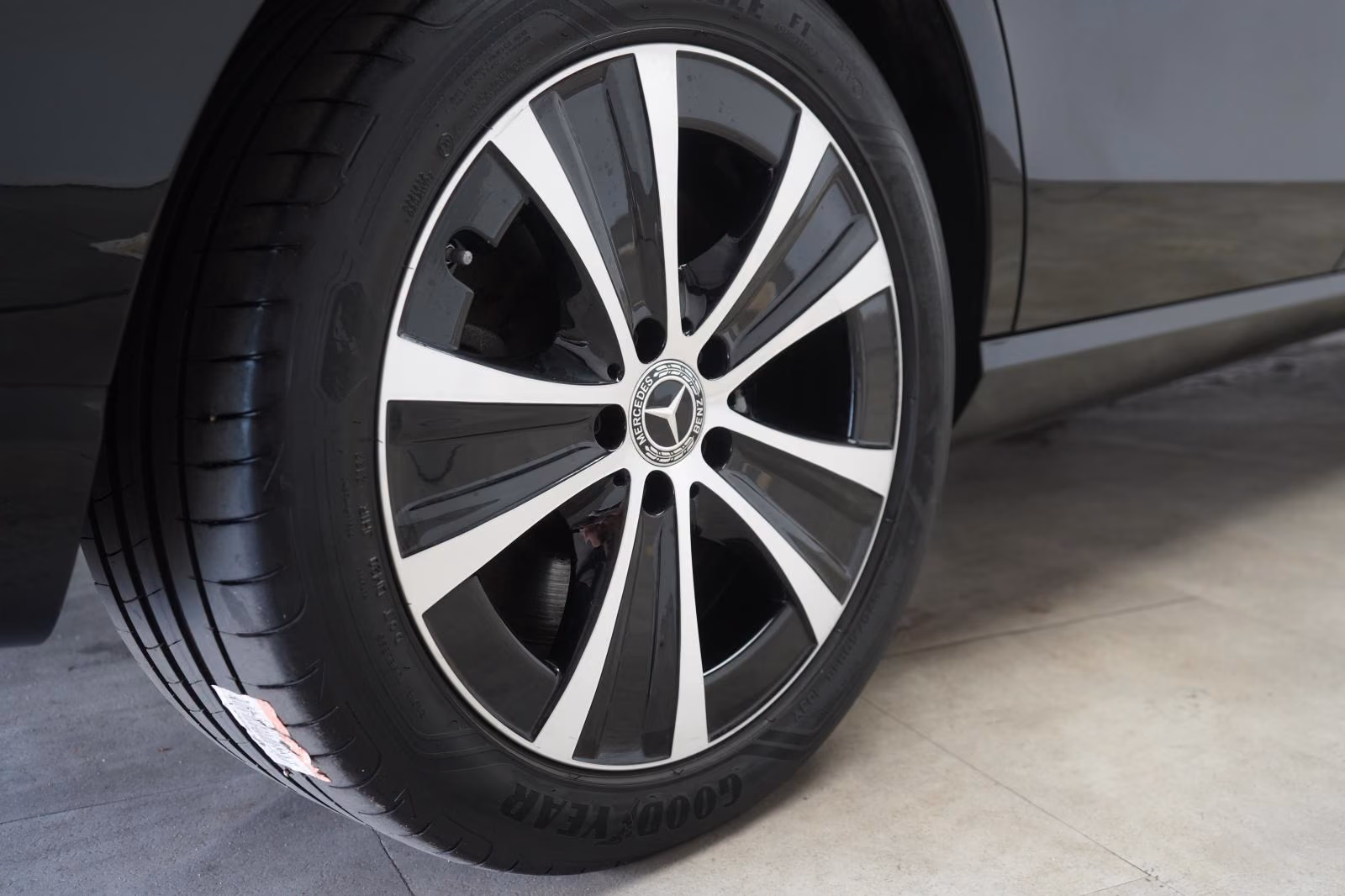 (B-039) Mercedes-Benz(Hybrid) E 300 de 4Matic T Avantgarde Leder/Distronic/Kam - Image 27