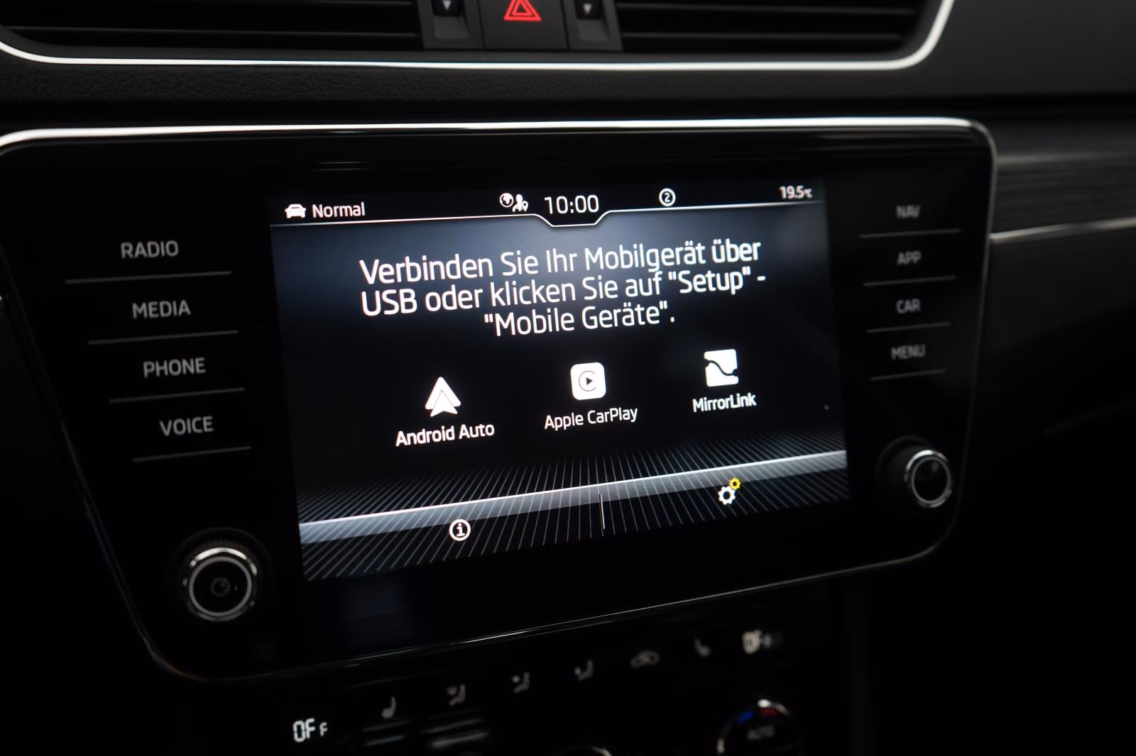 (B-630) Skoda Superb Combi 2.0 TDI DSG Style Kamera/ACC/LED/Na - Image 17