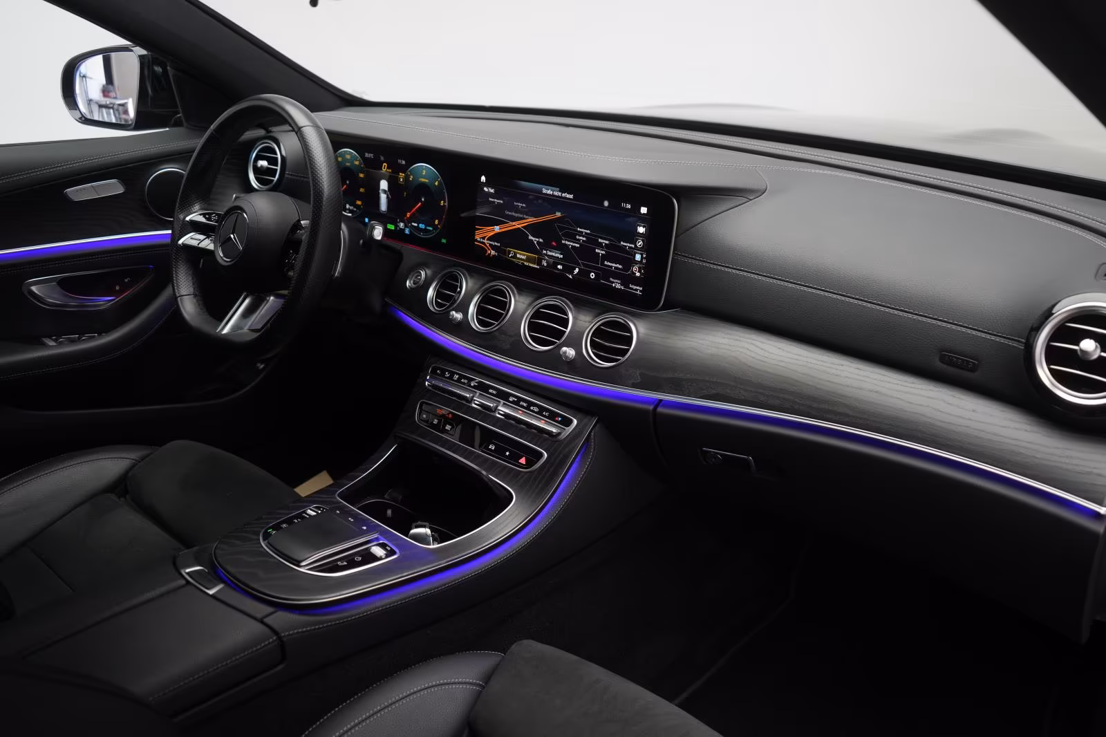 (B-607) Mercedes-Benz E 220 d T 9G-Tronic AMG CarPlay/Temp/Kamera/ - Image 10