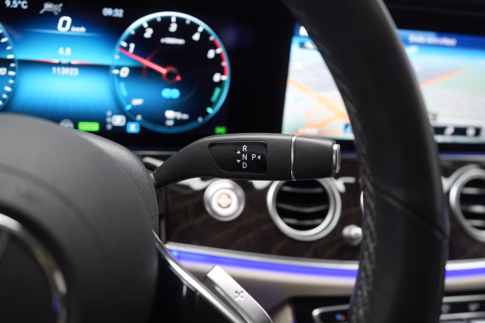 (B-349) Mercedes-Benz(Hybrid) E 300 de T 9G-Tronic AMG Leder/Distronic/Kamer - Image 21