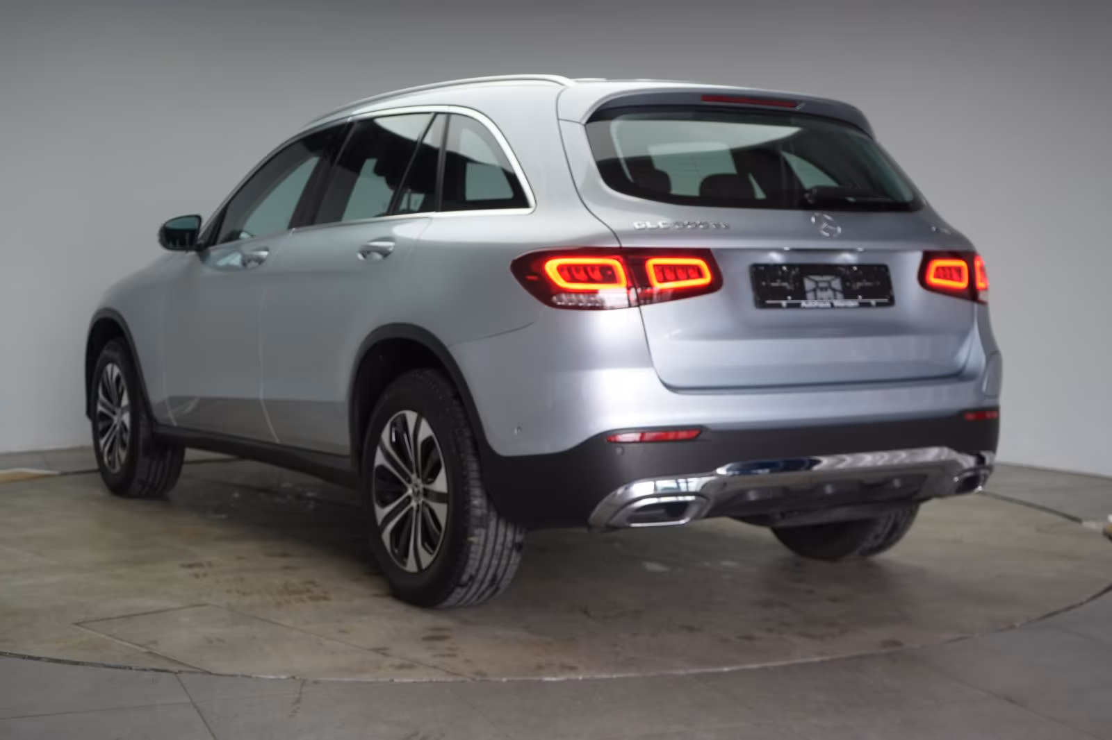 (B-037) Mercedes-Benz(Hybrid) GLC 300 de 4Matic 9G-Tronic Leder/Temp/Kam - Image 4