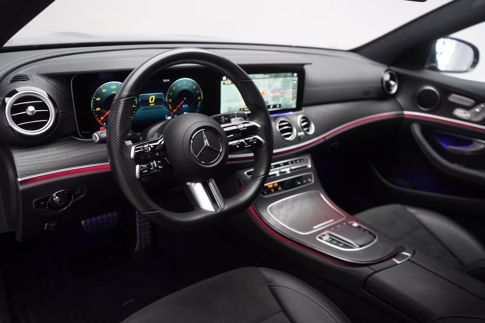 (B-259) Mercedes-Benz(Hybrid) E 300 e T 9G-Tronic AMG Distronic/Kamera/AHK/L - Image 8
