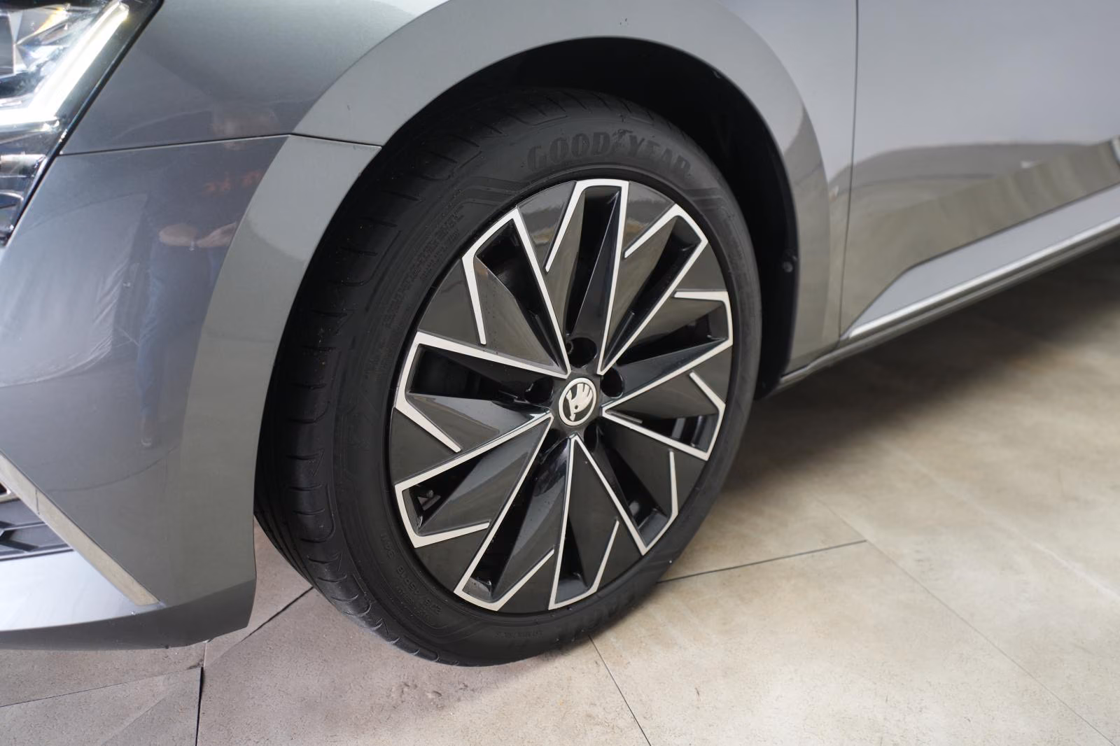 (B-097) Skoda Superb L&K 2.0 TDI DSG Leder/ACC/Kamera/AHK/Stan - Image 19