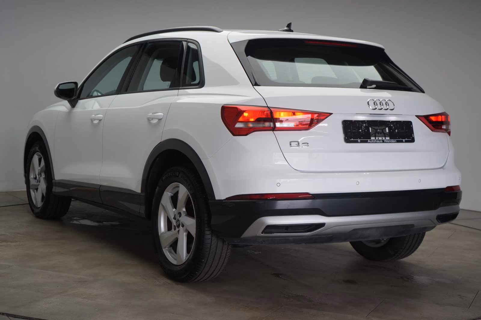 (B-645) Audi Q3 35 TFSI S tronic advanced CarPlay/Temp/Virtua - Image 4