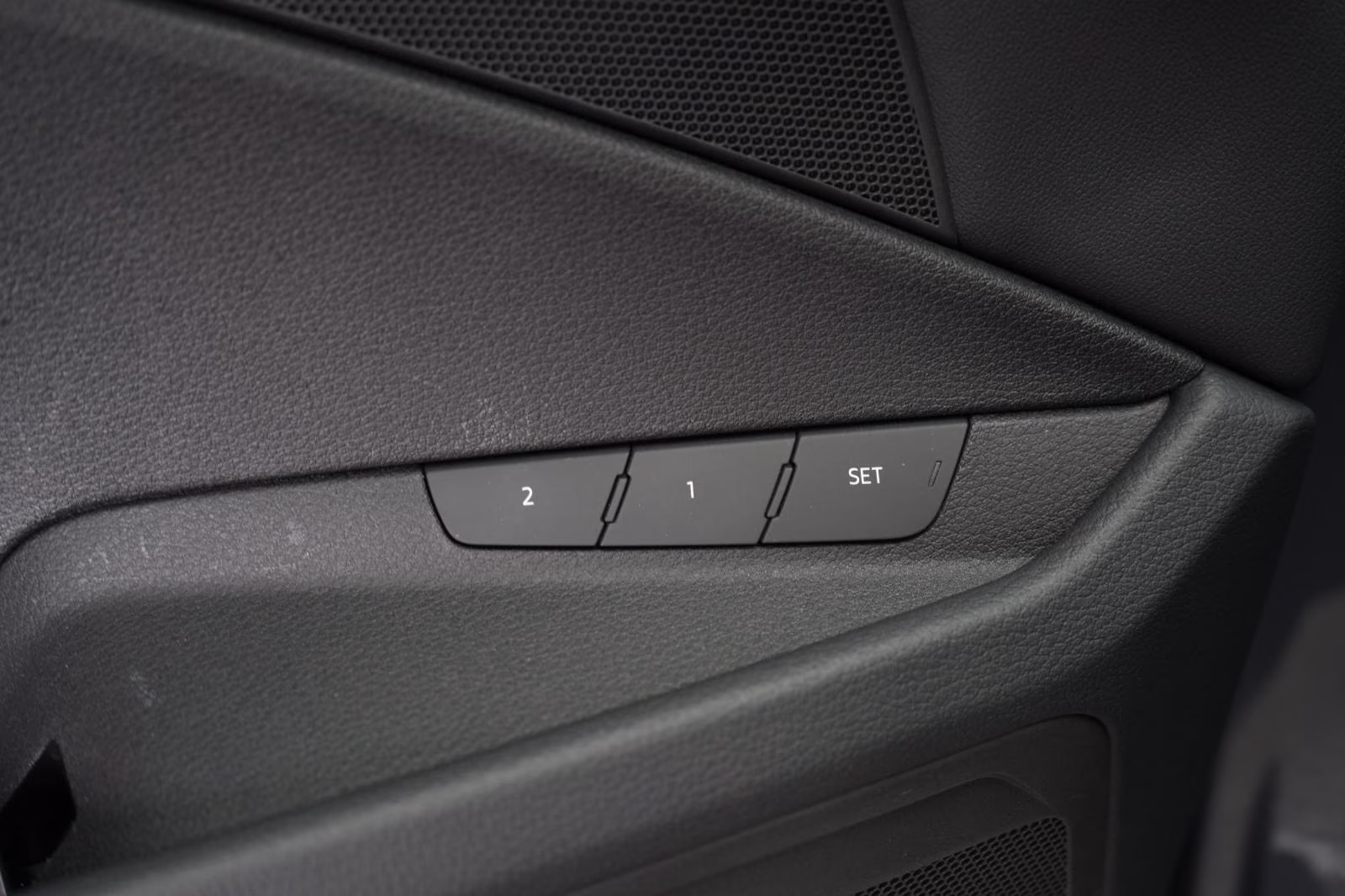 (B-653) Audi Q8 e-tron Sportback 55 quattro advanced - Image 16