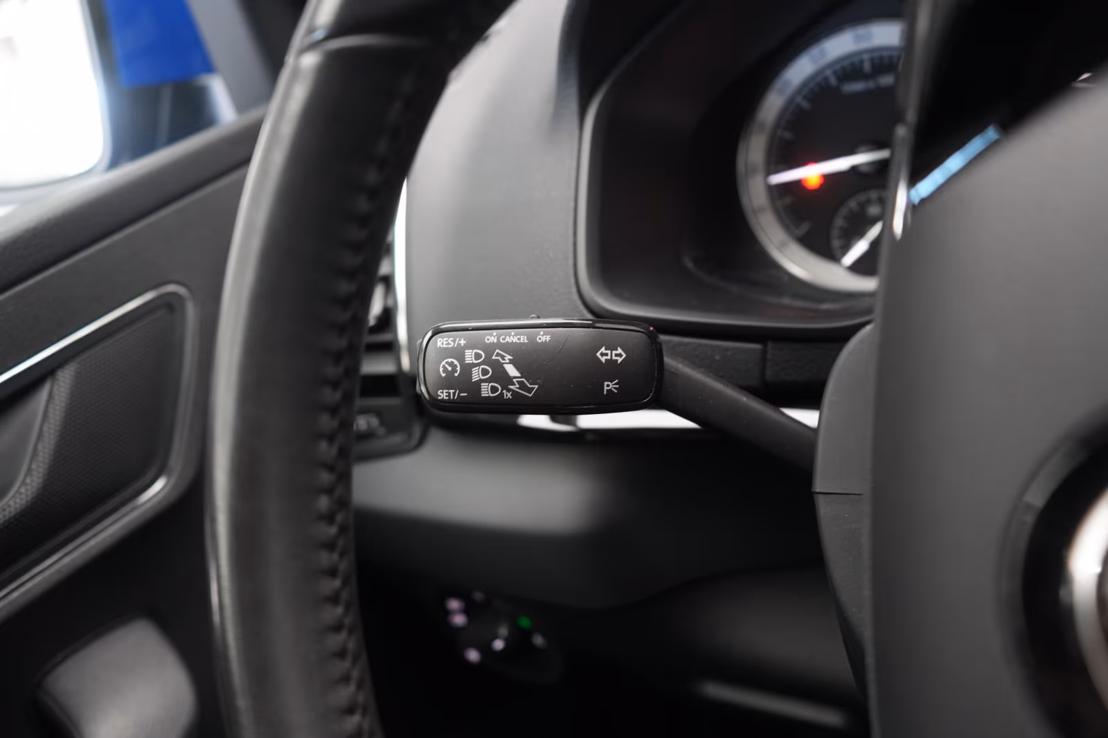 (B-290) Skoda Karoq 2.0 TDI Style CarPlay/Temp/Klimaauto - Image 18