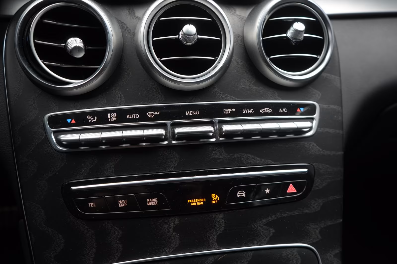 (B-717) Mercedes-Benz GLC 300 d 4Matic 9G-Tronic AMG Temp/Kamera - Image 20