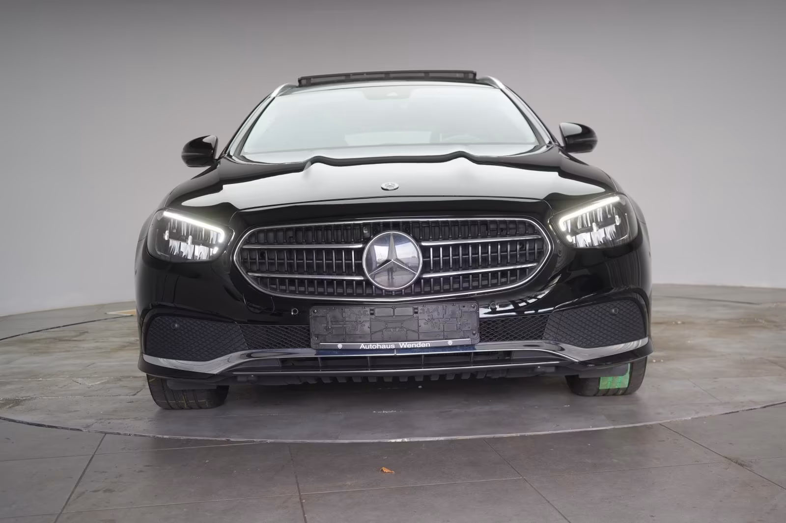 (B-378) Mercedes-Benz(Hybrid) E 300 e T 9G-Tronic Navi/Temp/Kamera/Pano/ - Image 2