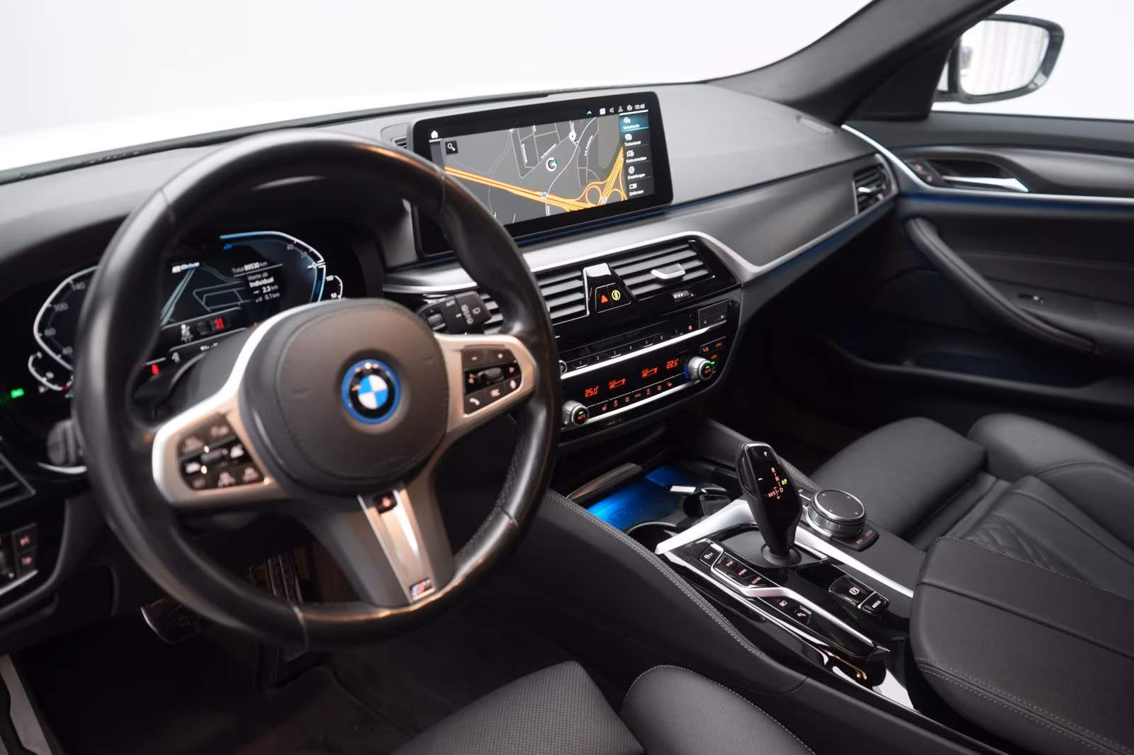 (B-456) BMW(Hybrid) 530 e xDrive Touring M Sport Leder/ACC/Kamera/Vi - Image 7