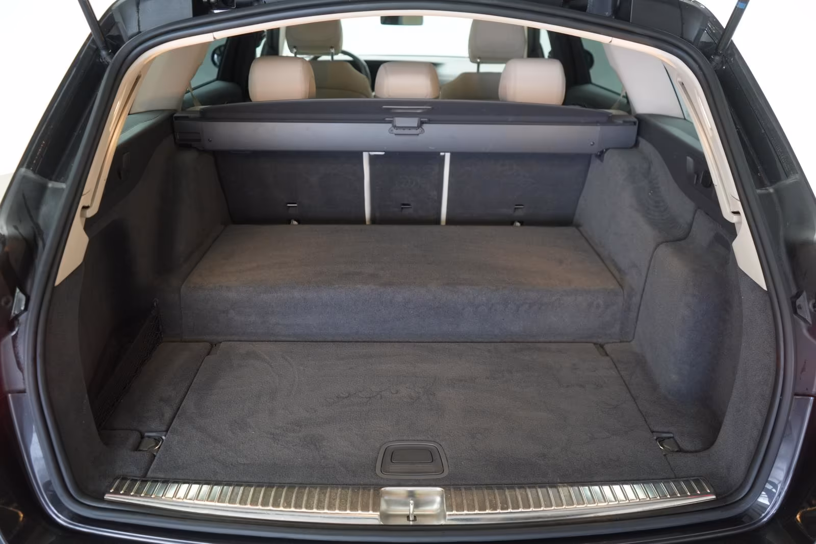 (B-349) Mercedes-Benz(Hybrid) E 300 de T 9G-Tronic AMG Leder/Distronic/Kamer - Image 28