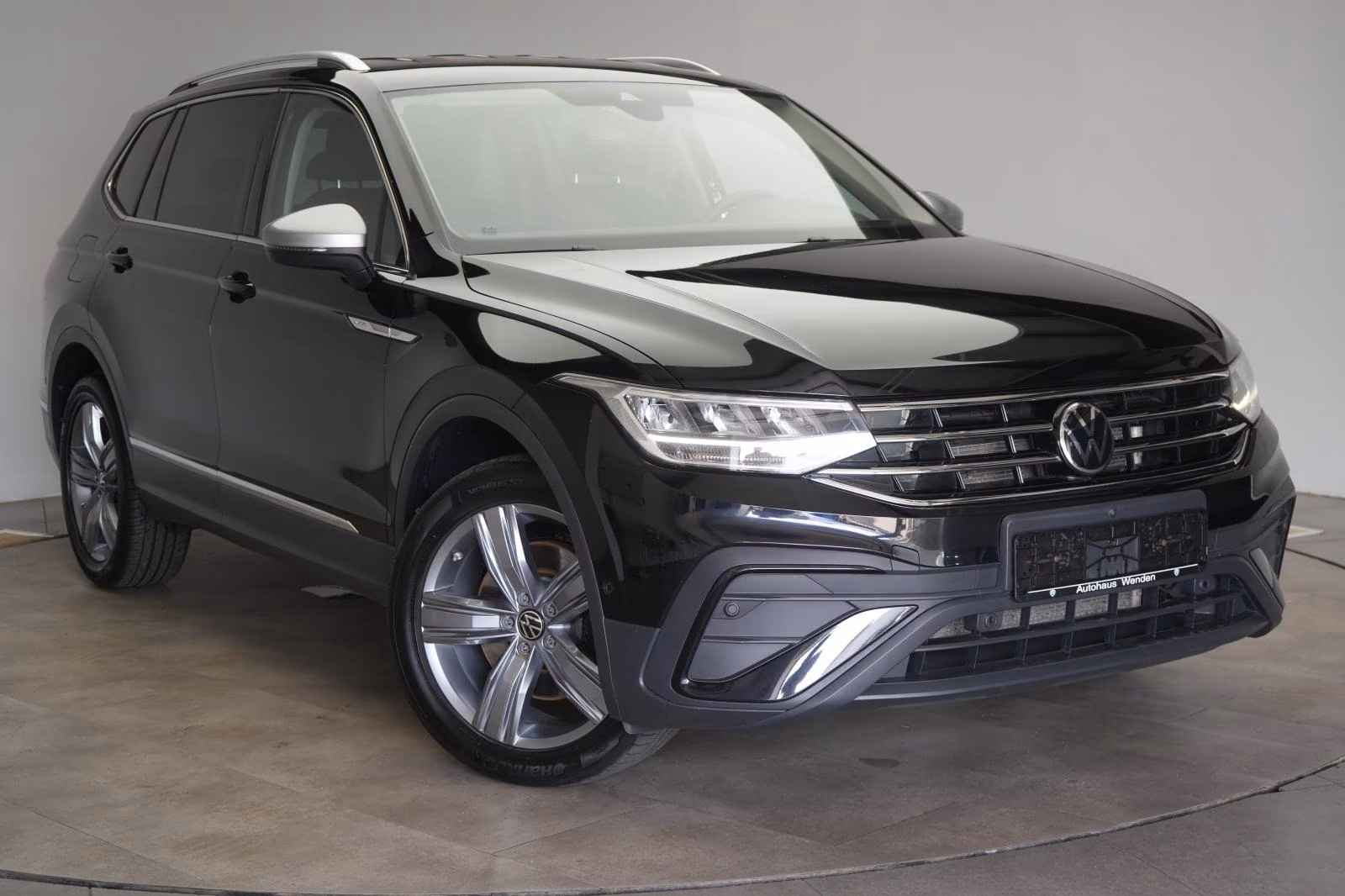(B-380) Volkswagen Tiguan Allspace 2.0 TDI 4Motion DSG Life ACC/Kam - Image 1