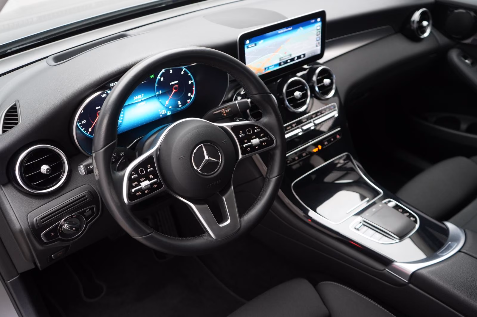 (B-582) Mercedes-Benz GLC 220 d 4Matic 9G-TRONIC Temp/Kamera/HU - Image 8