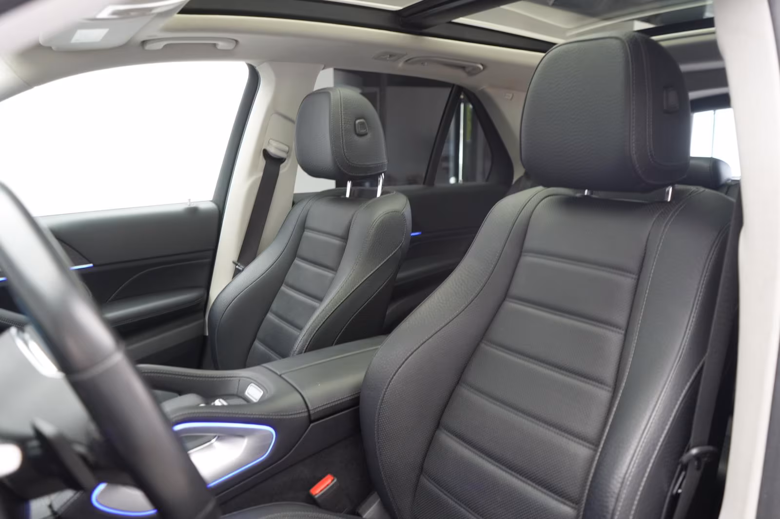 (B-696) Mercedes-Benz(Hybrid) GLE 350 de 4Matic 9G-Tronic AMG Leder/Distroni - Image 7