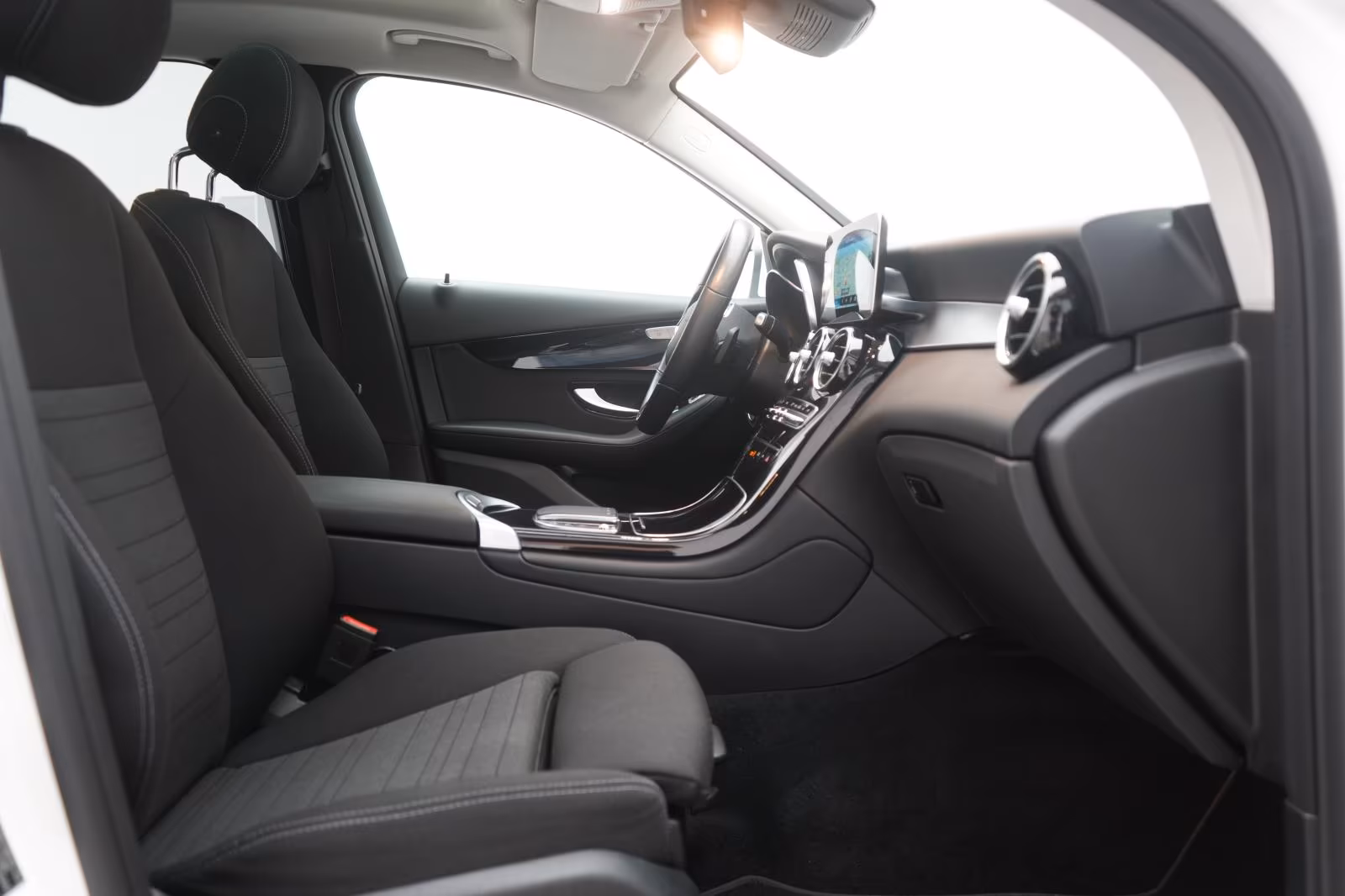 (B-728) Mercedes-Benz GLC 220 d 4Matic 9G-Tronic Distronic/Kamera/Pan - Image 9