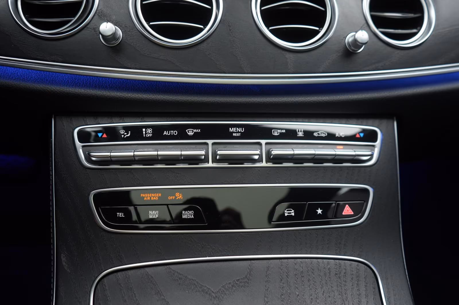 (B-711) Mercedes-Benz(Hybrid) E 300 de 9G-Tronic AMG Distronic/Kamera/Pano/Bur - Image 21