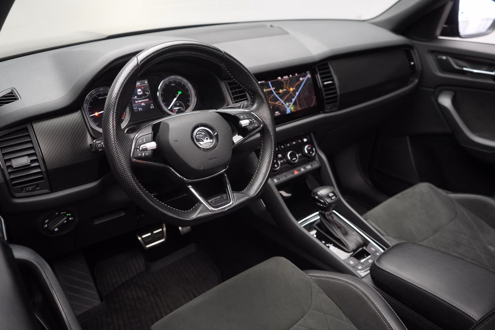 (B-634) Skoda Kodiaq 2.0 TDI 4x4 DSG Sportline Temp/Kamera/AHK - Image 8
