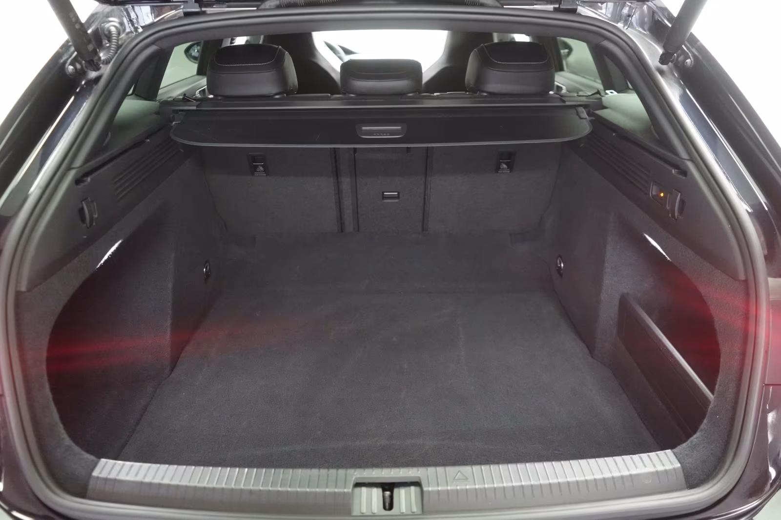 (B-614) Volkswagen Arteon Shooting Brake 2.0 TDI DSG R Line Leder/A  - Image 24