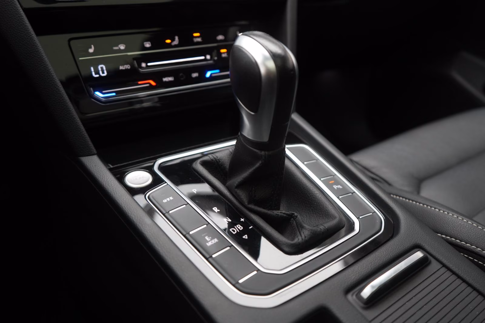 (B-617) Volkswagen(Hybrid) Passat Variant 1.4 TSI DSG GTE ACC/Kamera/Pano/L - Image 23