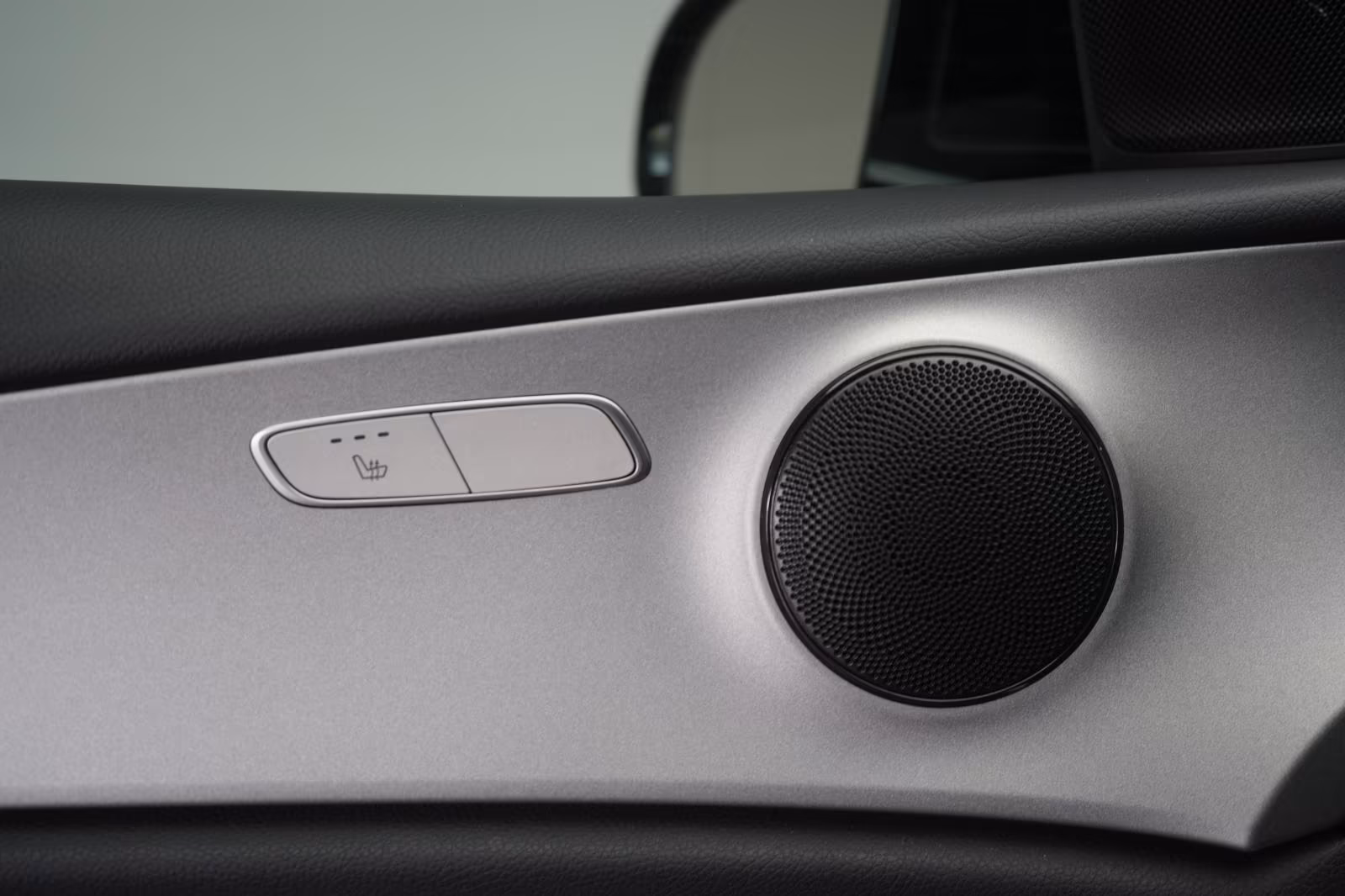 (B-378) Mercedes-Benz(Hybrid) E 300 e T 9G-Tronic Navi/Temp/Kamera/Pano/ - Image 19