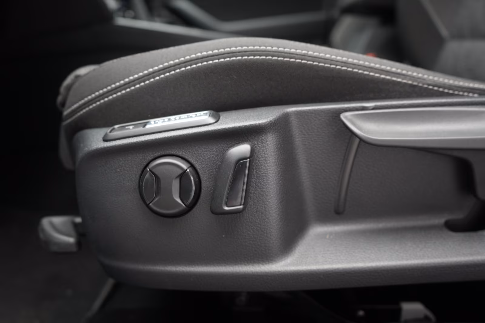 (B-101) Volkswagen Passat Variant 2.0 TDI DSG Business ACC/Kamera/L - Image 15