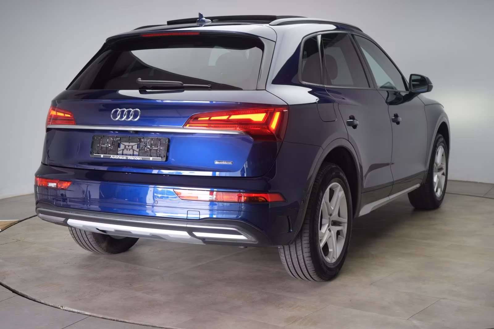 (B-072) Audi Q5(Hybrid) 50 TFSIe quattro S tronic advanced - Image 5