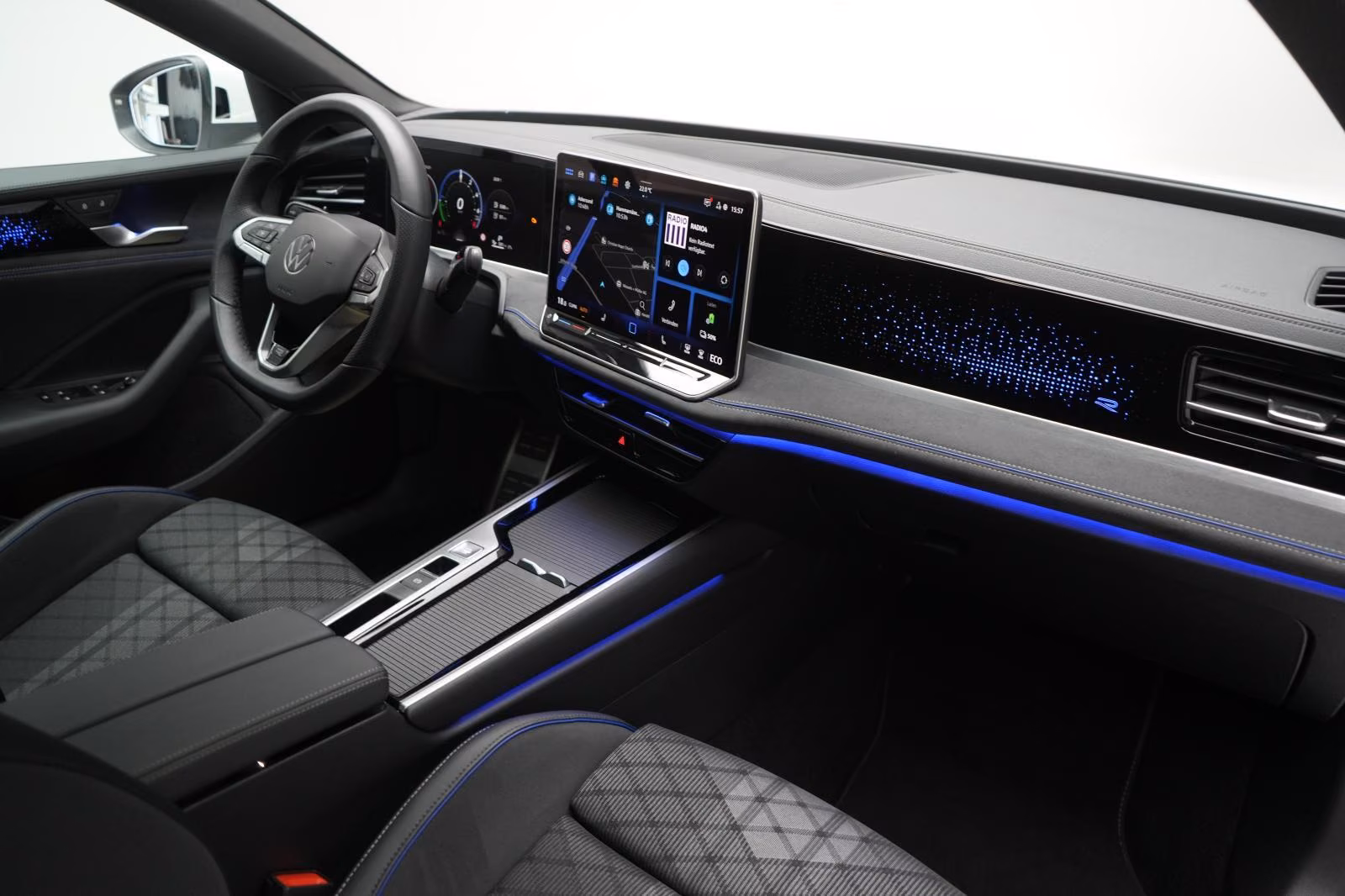 (B-479) Volkswagen(Hybrid) Passat 1.5 e-Hybrid DSG R-Line ACC/Kamera/Pano/L - Image 10