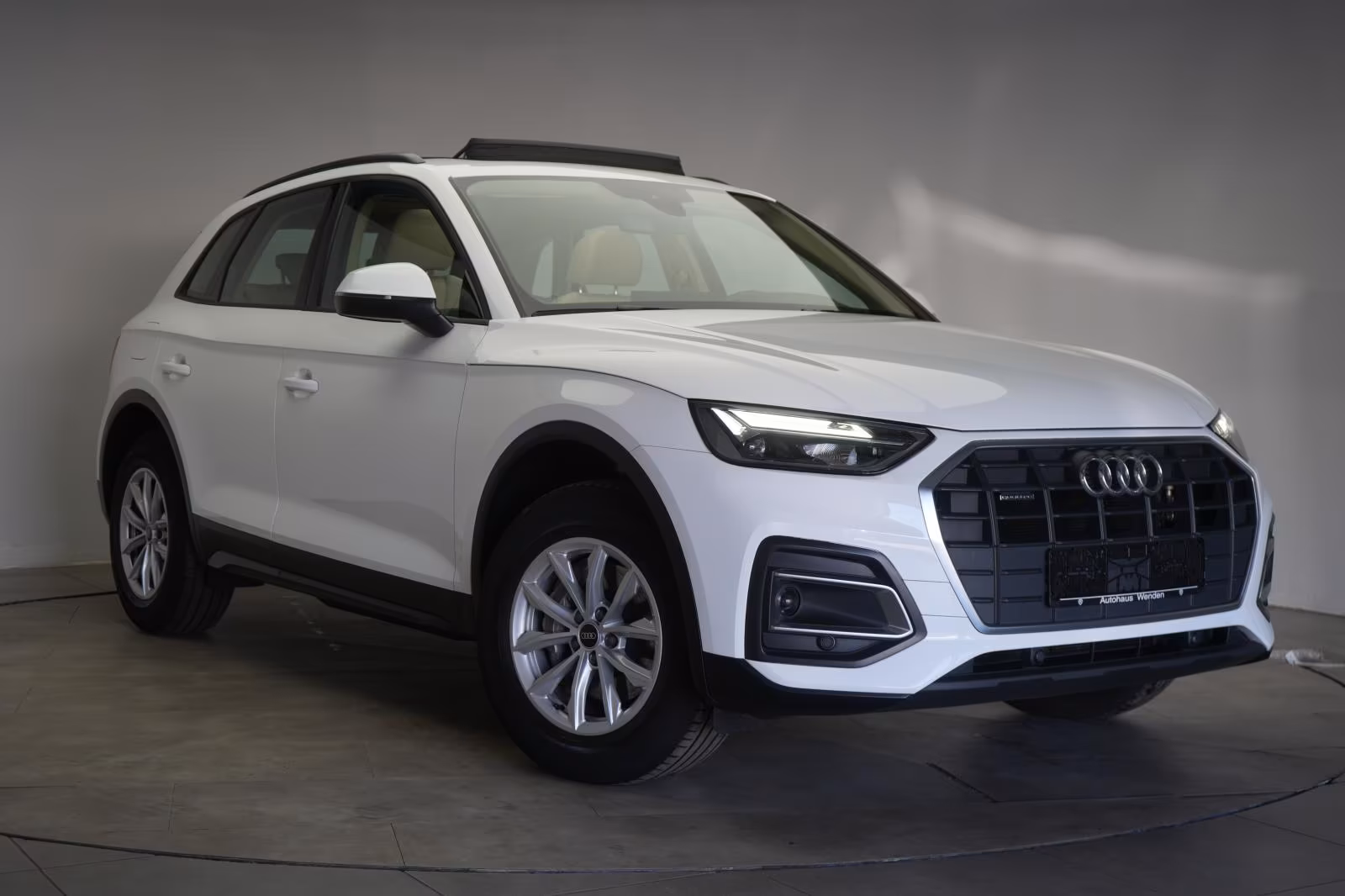 (B-440) Audi Q5 40 TDI quattro S-tronic Leder/Temp/Pano/Virtu - Image 1