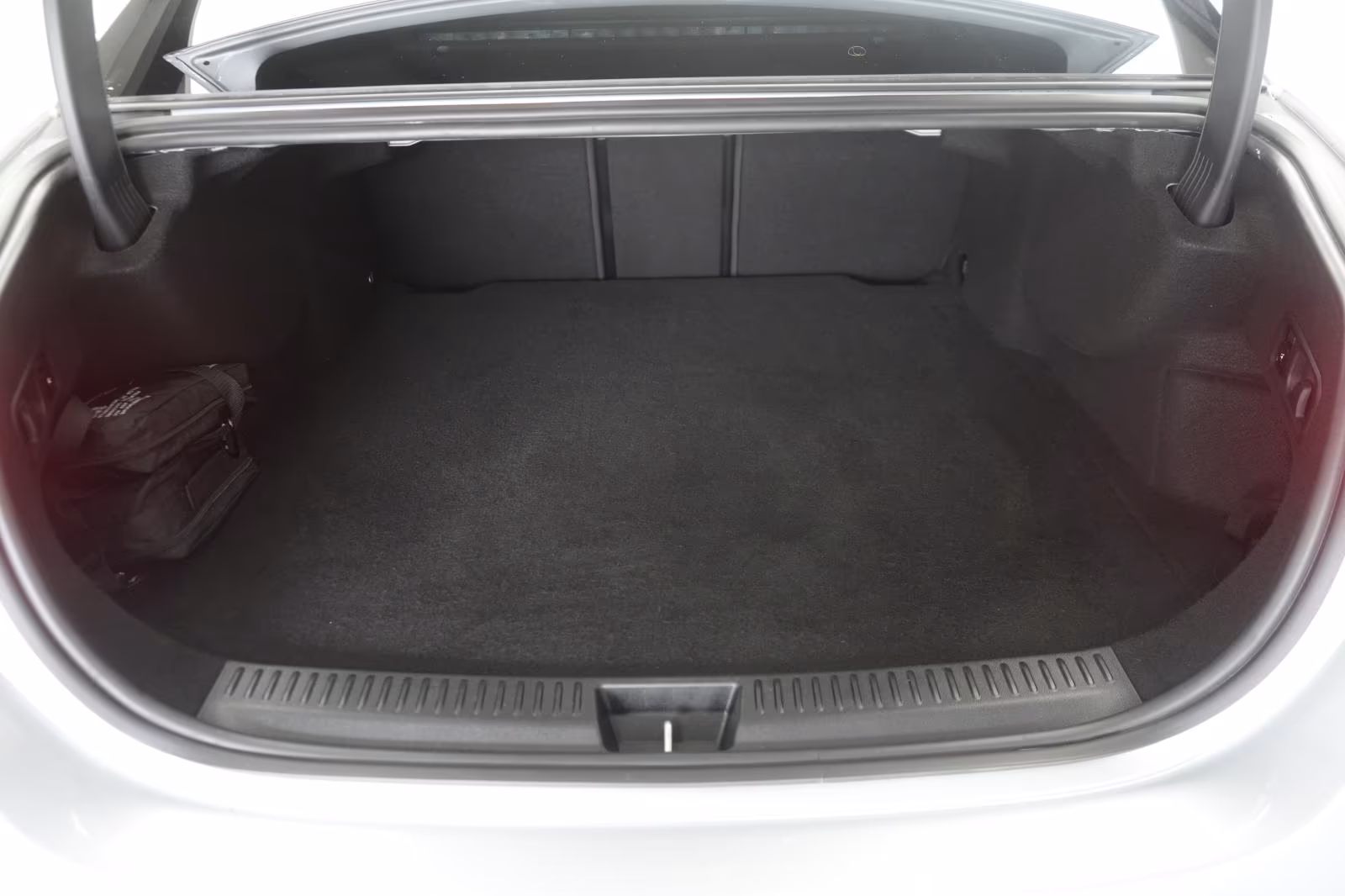 (B-319) Mercedes-Benz(Hybrid) E 300 de 4Matic 9G-T AMG Superscreen/Distronic/P - Image 29